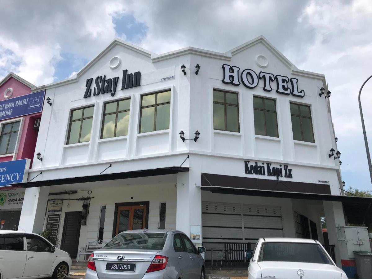 Oyo 90506 Z Stay Inn Hotel Simpang Renggam Bagian luar foto