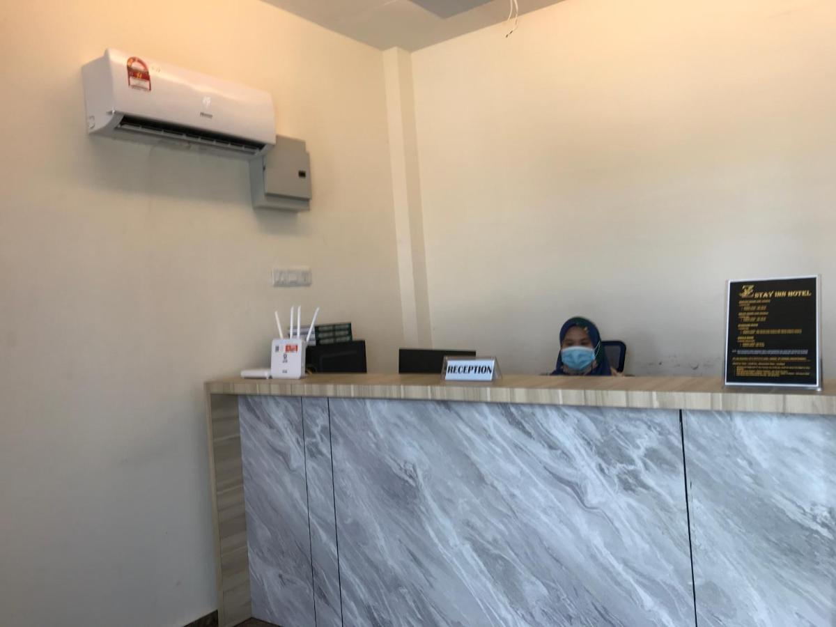 Oyo 90506 Z Stay Inn Hotel Simpang Renggam Bagian luar foto