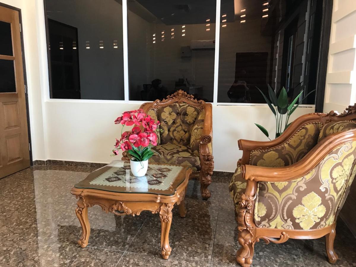Oyo 90506 Z Stay Inn Hotel Simpang Renggam Bagian luar foto