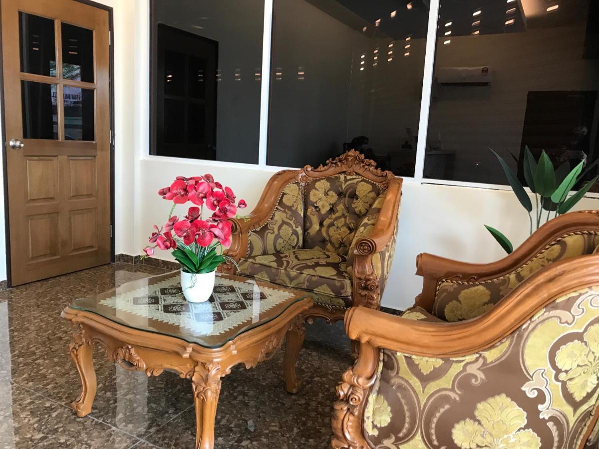 Oyo 90506 Z Stay Inn Hotel Simpang Renggam Bagian luar foto