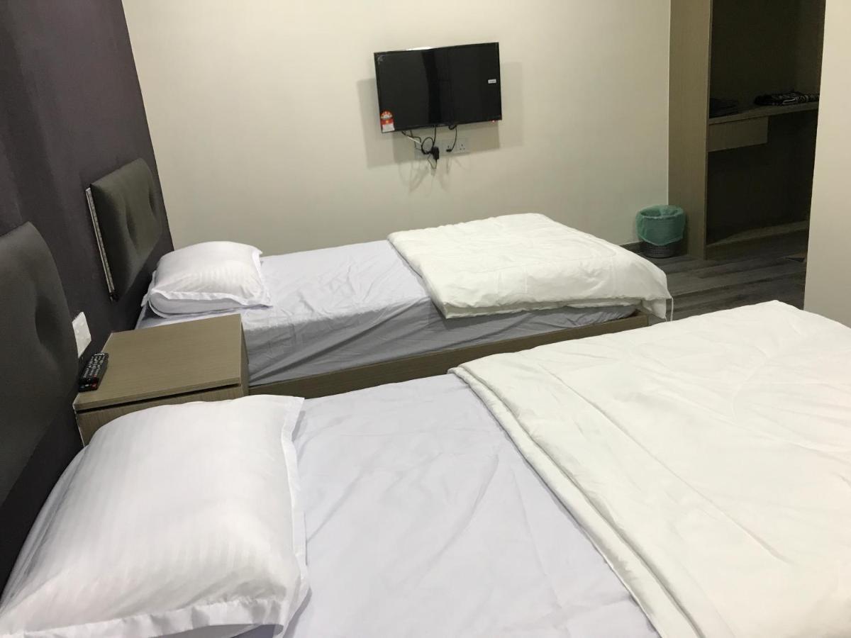 Oyo 90506 Z Stay Inn Hotel Simpang Renggam Bagian luar foto