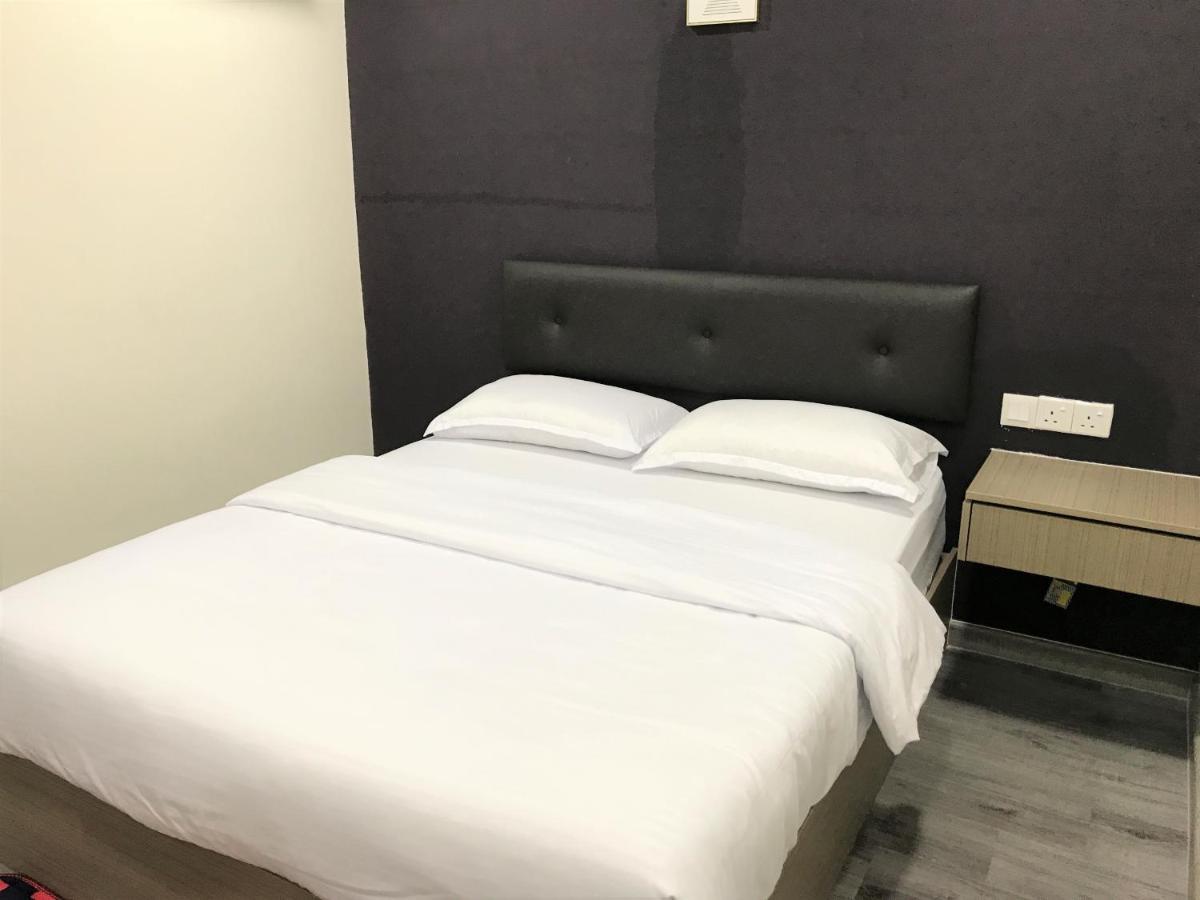 Oyo 90506 Z Stay Inn Hotel Simpang Renggam Bagian luar foto