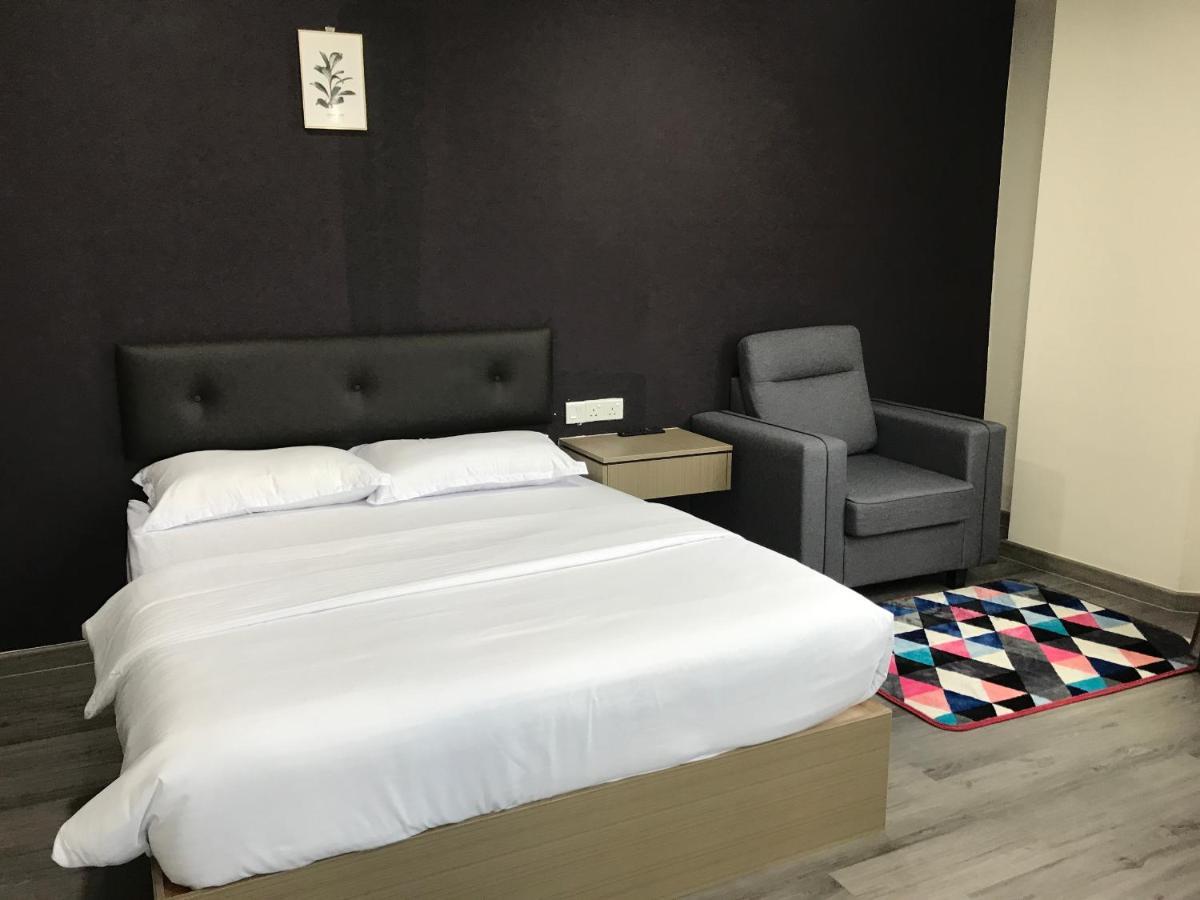 Oyo 90506 Z Stay Inn Hotel Simpang Renggam Bagian luar foto