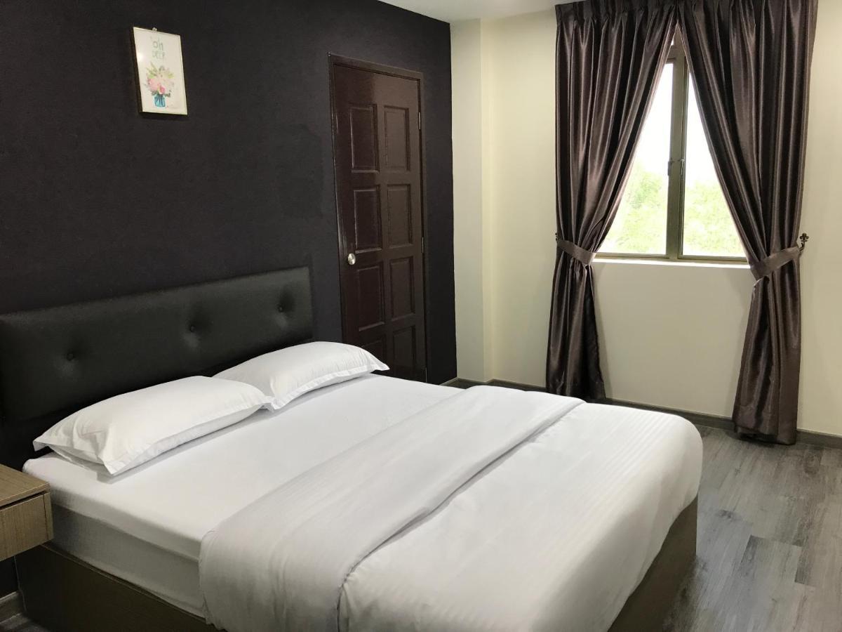 Oyo 90506 Z Stay Inn Hotel Simpang Renggam Bagian luar foto