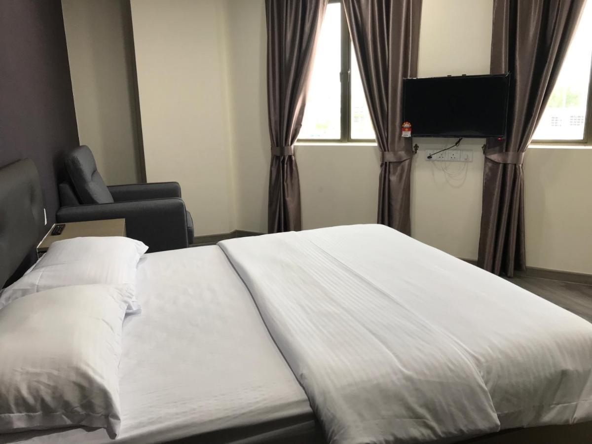 Oyo 90506 Z Stay Inn Hotel Simpang Renggam Bagian luar foto