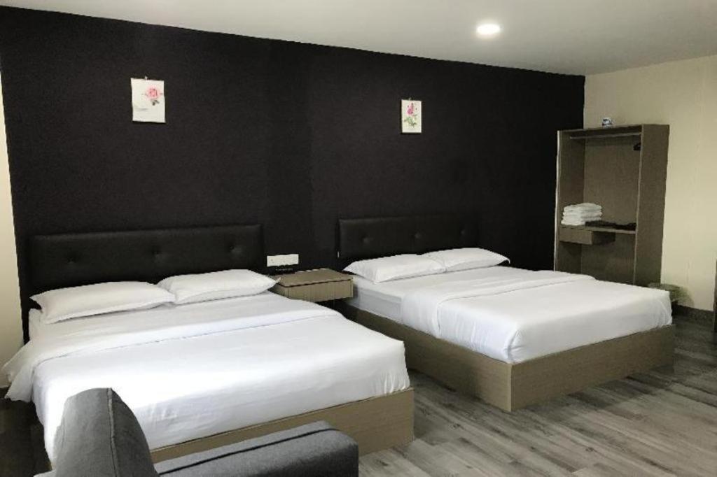 Oyo 90506 Z Stay Inn Hotel Simpang Renggam Bagian luar foto